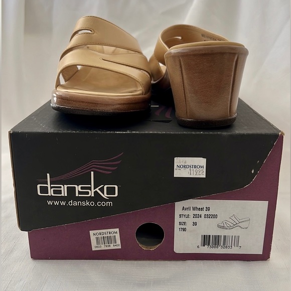 Dansko~Sandals / Like New - Picture 12 of 16